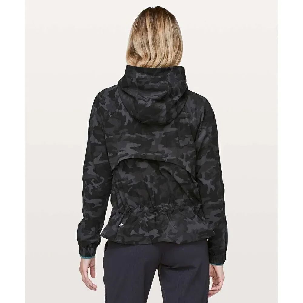 Lululemon Pack It Up Jacket Incognito Camo Multi GreySize 6 NWOT